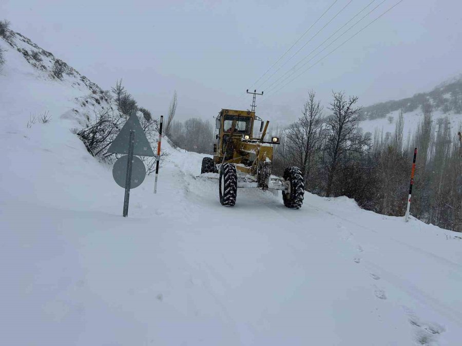 Kayseri’de 22 Yol Ulaşıma Kapandı