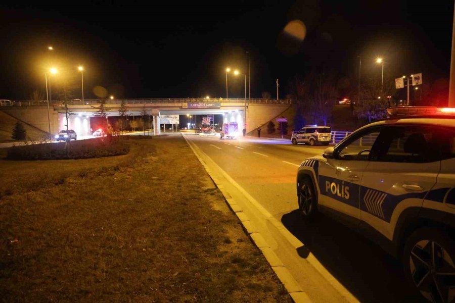 Çevre Yolunda Trafik Akışına İntihar Girişimi Engeli