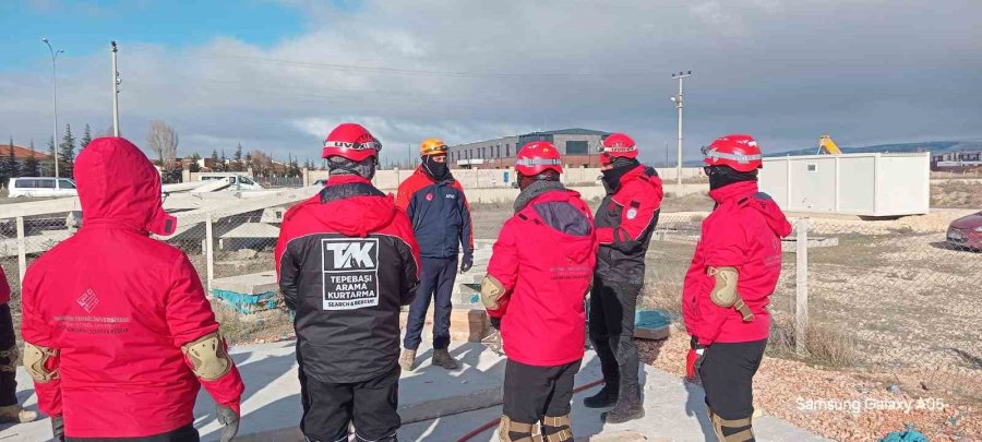 Estü Ve Tepebaşı Belediyesi Ekipleri Ortak Eğitimde