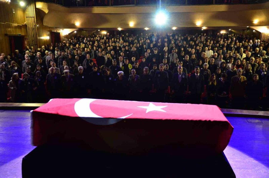 Trafik Kazasında Hayatını Kaybeden Genç Keman Sanatçısı İçin Tören Düzenlendi