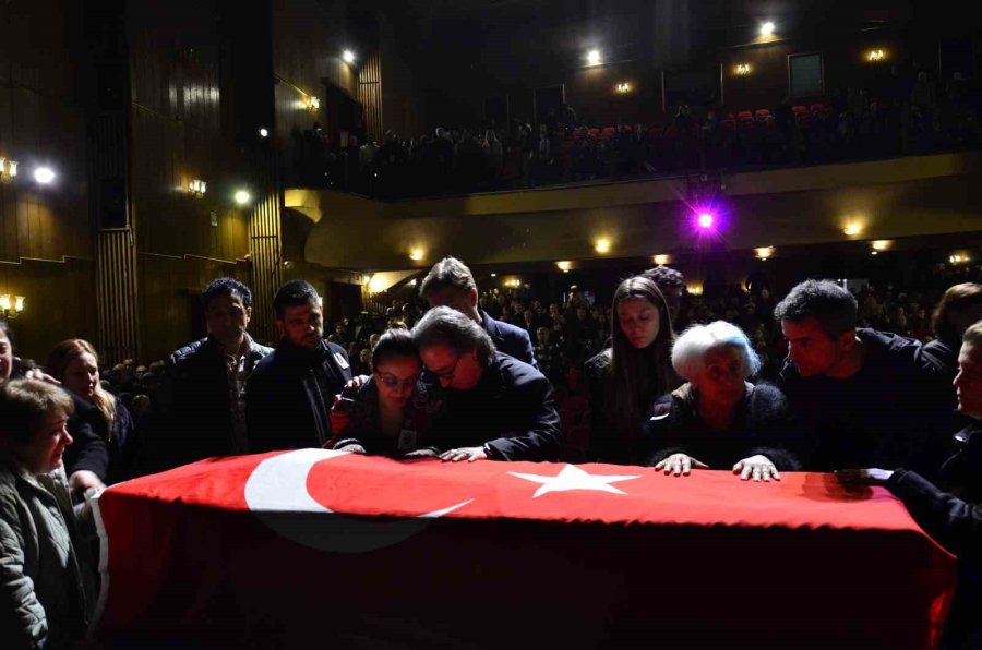 Trafik Kazasında Hayatını Kaybeden Genç Keman Sanatçısı İçin Tören Düzenlendi