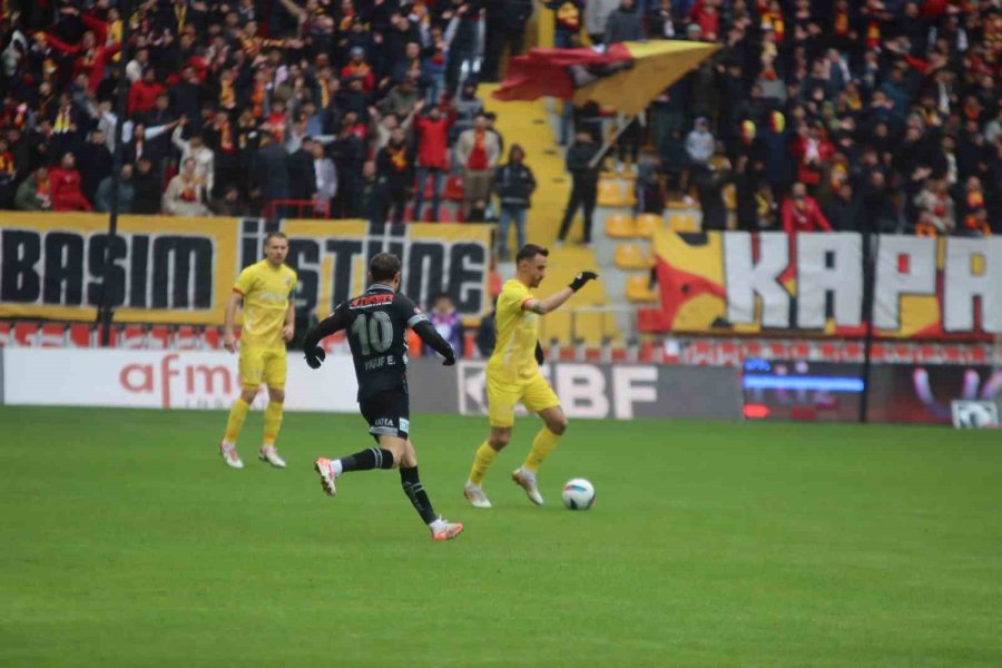 Trendyol Süper Lig: Kayserispor: 2 - Konyaspor: 1 (ilk Yarı)