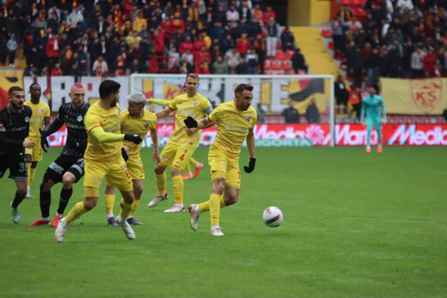 Trendyol Süper Lig: Kayserispor: 2 - Konyaspor: 1 (ilk Yarı)