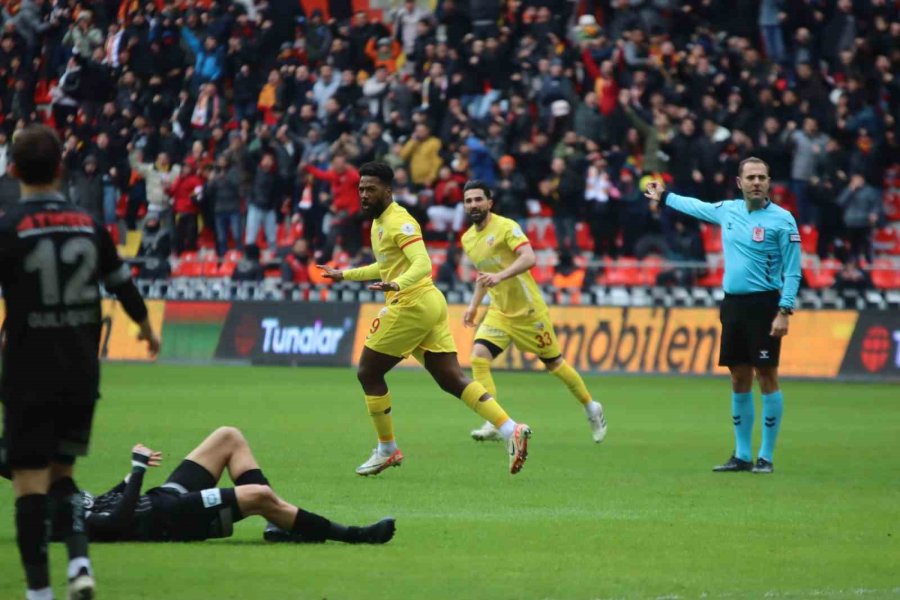 Trendyol Süper Lig: Kayserispor: 2 - Konyaspor: 1 (ilk Yarı)