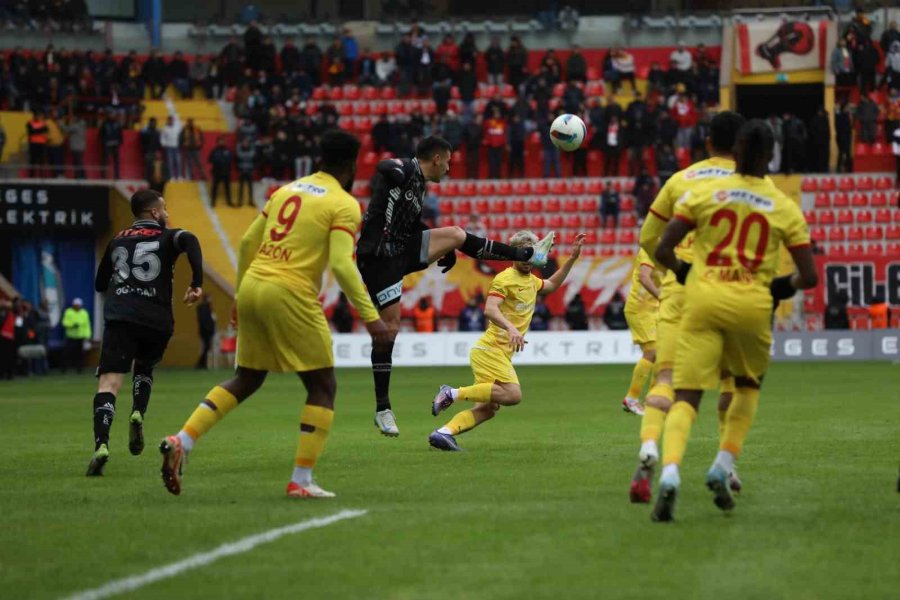 Trendyol Süper Lig: Kayserispor: 2 - Konyaspor: 1 (ilk Yarı)