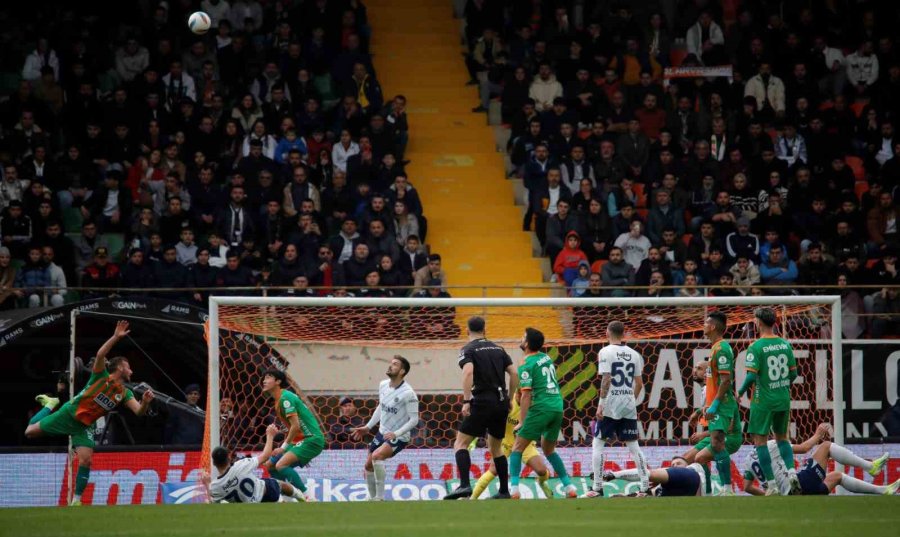 Trendyol Süper Lig: Alanyaspor: 0 - Fenerbahçe: 2 (maç Sonucu)