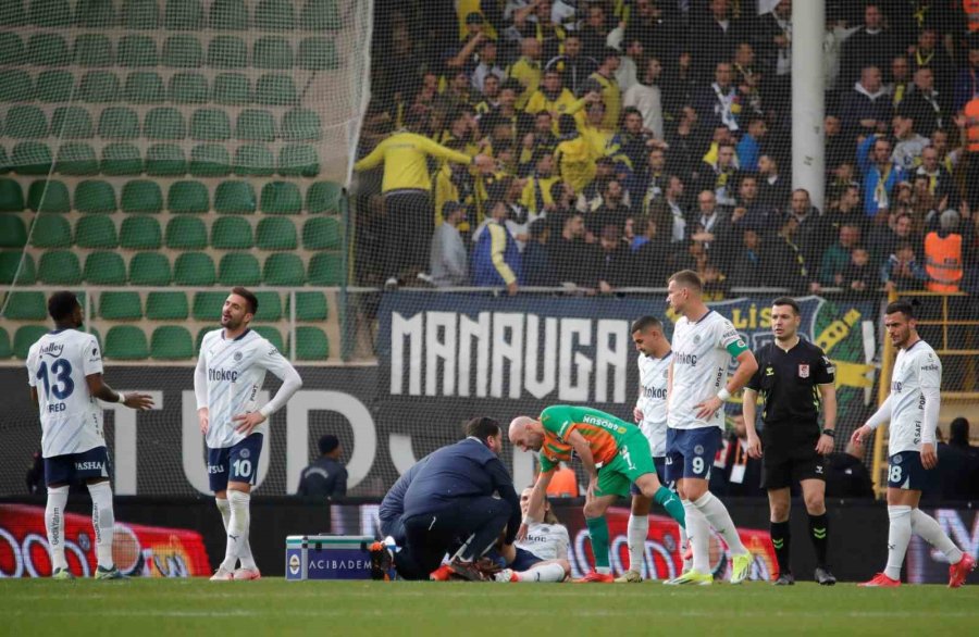 Trendyol Süper Lig: Alanyaspor: 0 - Fenerbahçe: 2 (ilk Yarı)