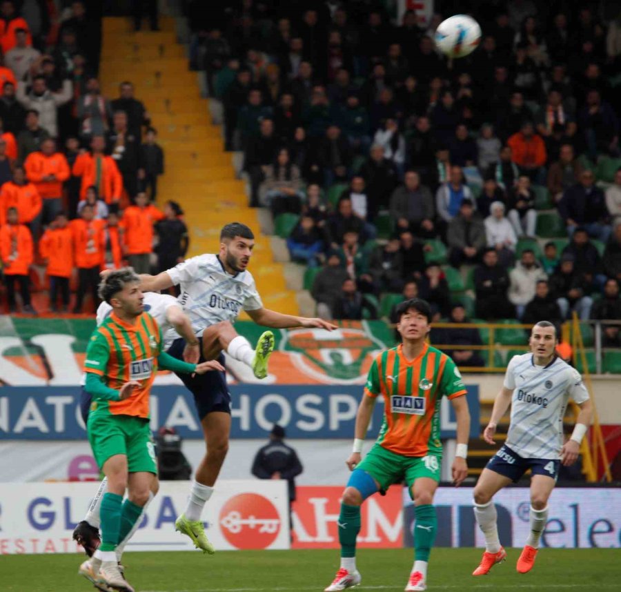 Trendyol Süper Lig: Alanyaspor: 0 - Fenerbahçe: 0 (maç Devam Ediyor)