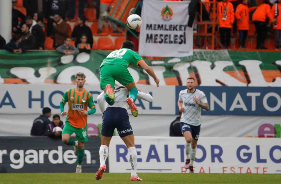 Trendyol Süper Lig: Alanyaspor: 0 - Fenerbahçe: 0 (maç Devam Ediyor)