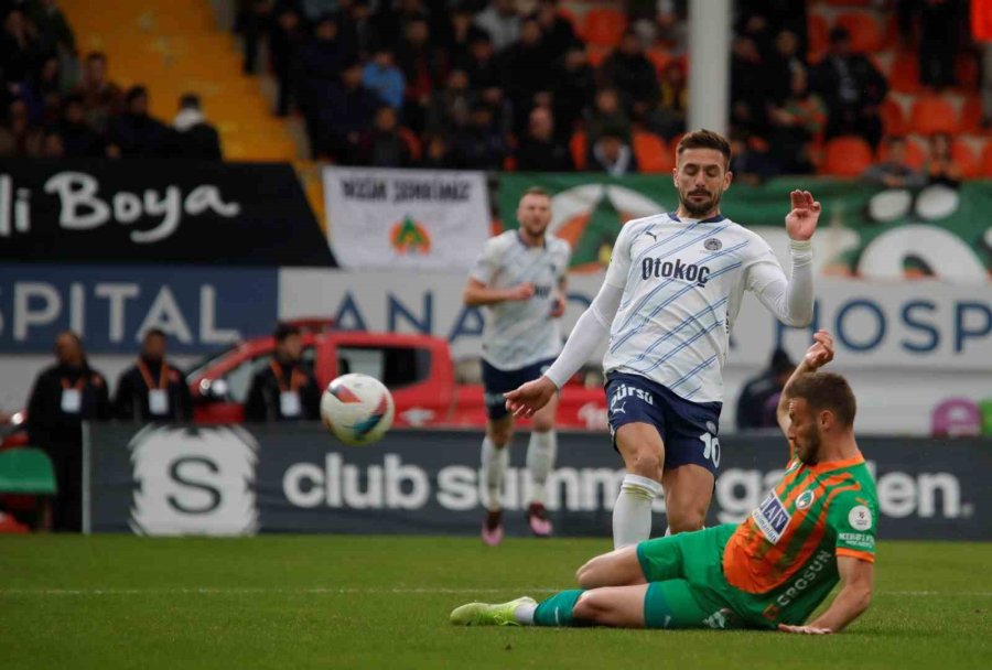 Trendyol Süper Lig: Alanyaspor: 0 - Fenerbahçe: 0 (maç Devam Ediyor)