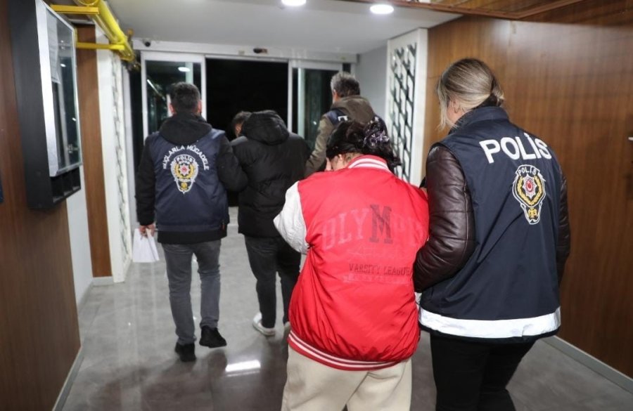 Mersin’de Bilişim Dolandırıcılığı Ve Yasa Dışı Bahis Operasyonu: 10 Gözaltı