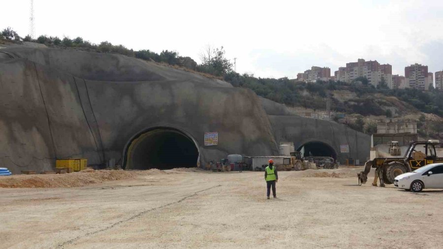 Çeşmeli-erdemli-silifke-taşucu Otoyol Projesi’nde Yüzde 27’lik Kısım Tamamlandı