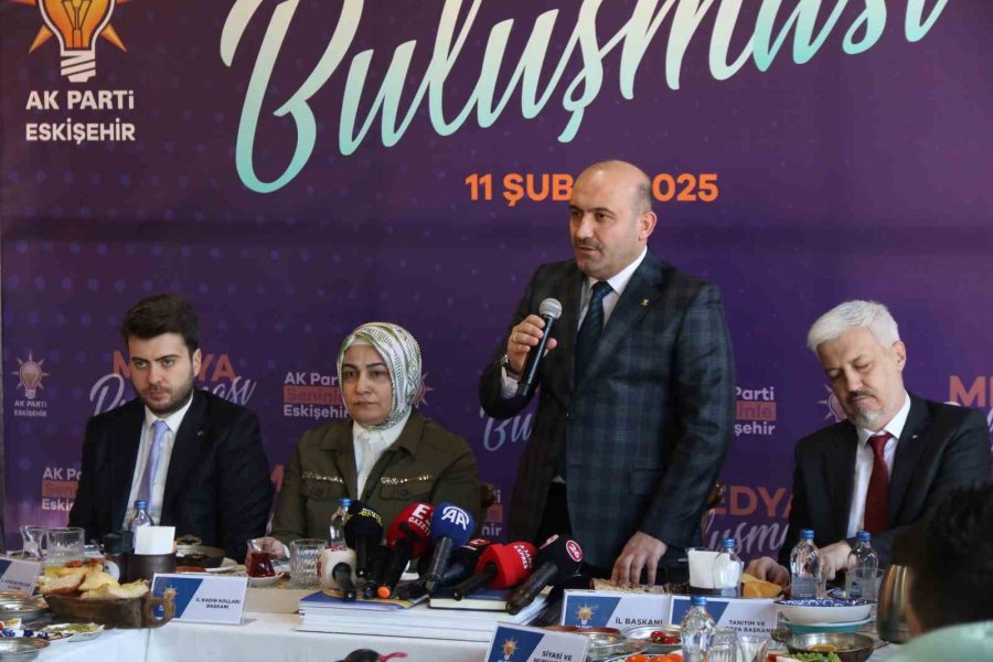 Ak Parti İl Başkanı Albayrak, Odunpazarı Belediye Başkanı Kurt’un Eleştirilerine Cevap Verdi