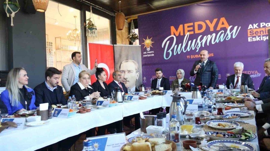 Ak Parti İl Başkanı Albayrak, Odunpazarı Belediye Başkanı Kurt’un Eleştirilerine Cevap Verdi