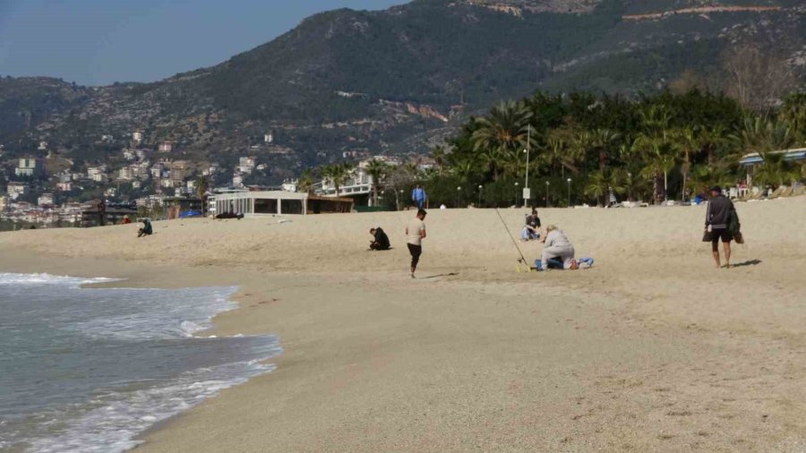 Antalya’da Şubat Ayında Deniz Ve Güneş Keyfi