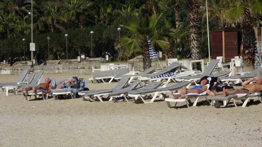 Antalya’da Şubat Ayında Deniz Ve Güneş Keyfi