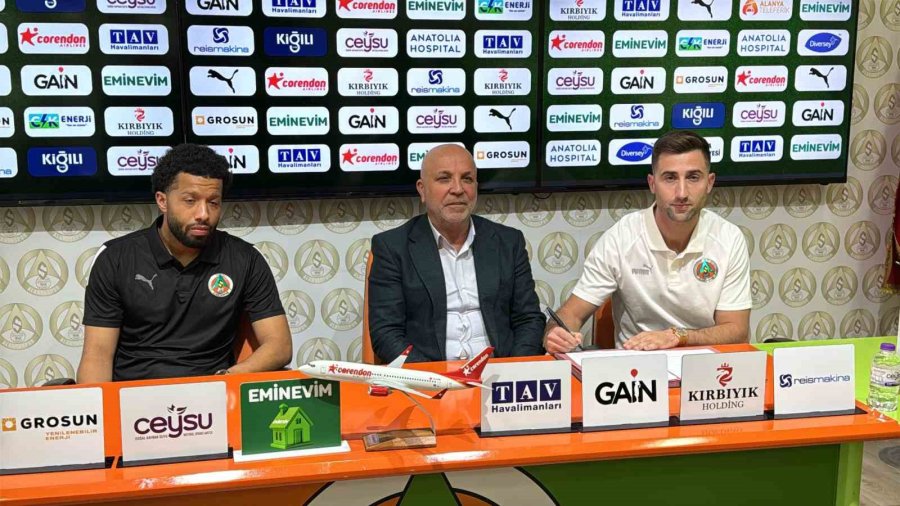 Alanyaspor’da Toplu İmza Töreni