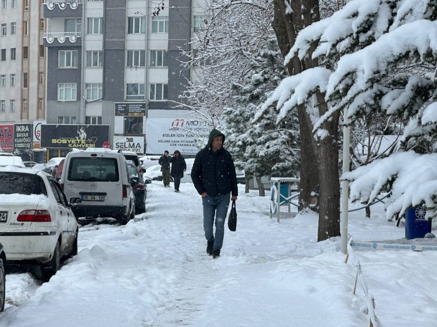 Kayseri’ye Lapa Lapa Kar Yağdı