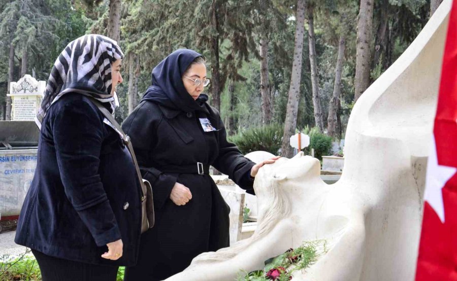 Özgecan Aslan, Ölümünün 10’uncu Yılında Mezarı Başında Anıldı