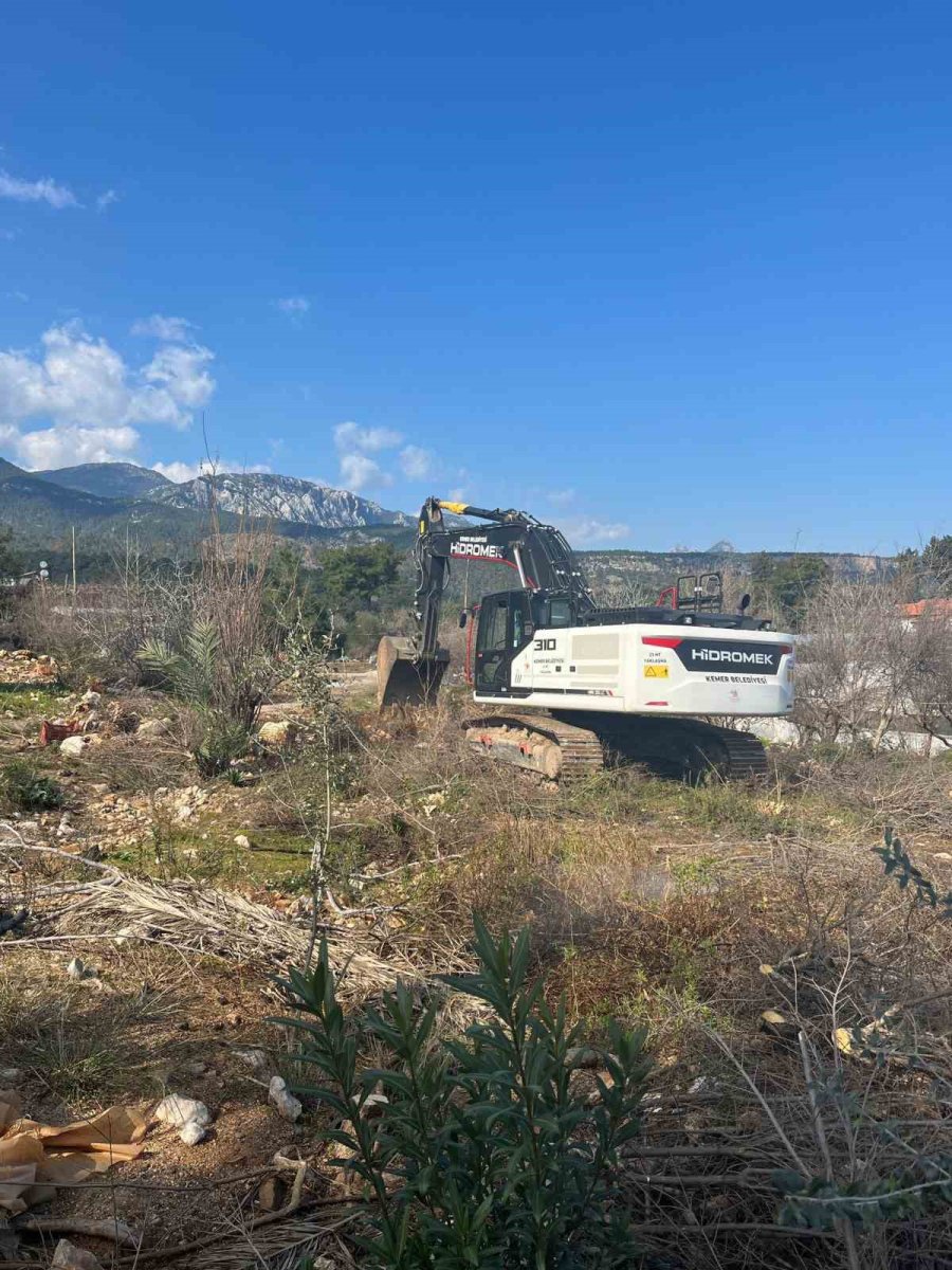 Kemer’de İmar Yolları Açılmaya Devam Ediyor