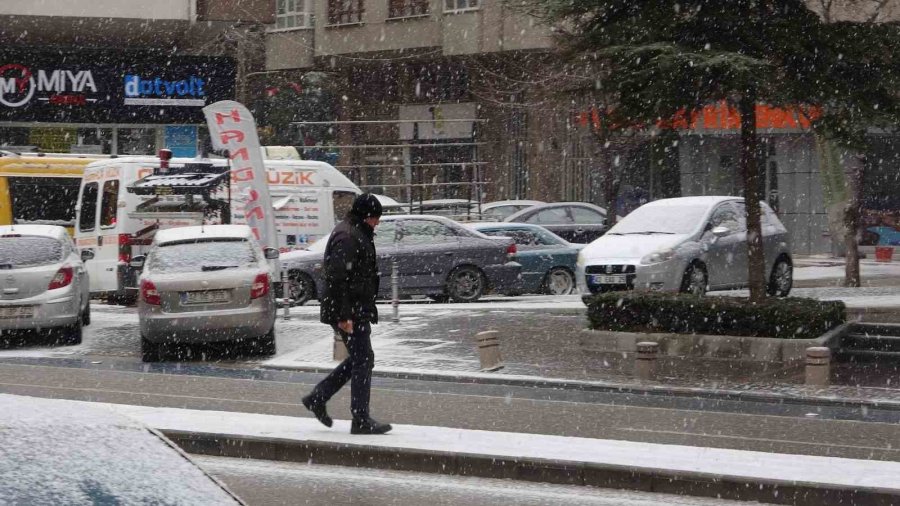 Konya’da Kar Yağışı Başladı