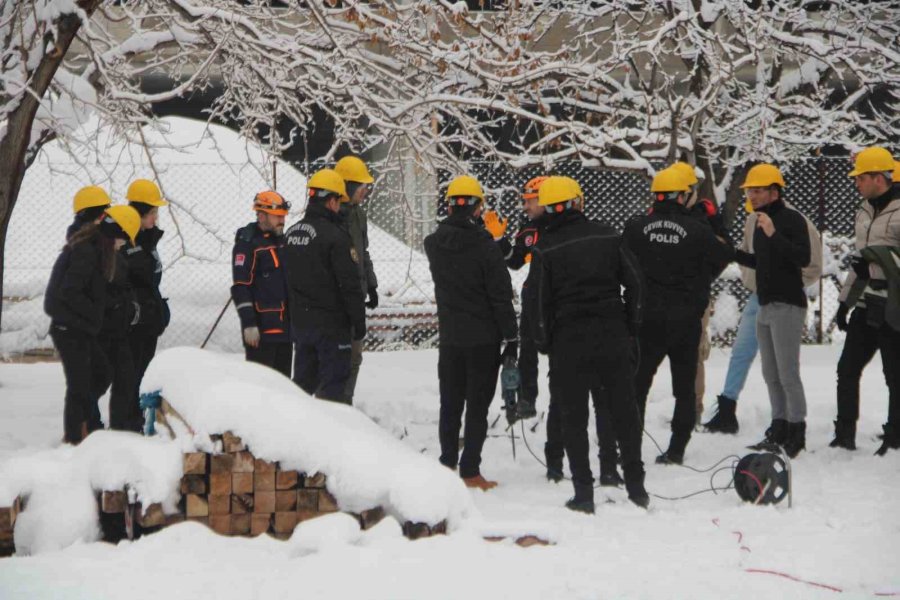 Afad’ın Eğitimleri Devam Ediyor