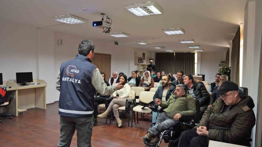 Alanya’da Deprem Hazırlık Semineri