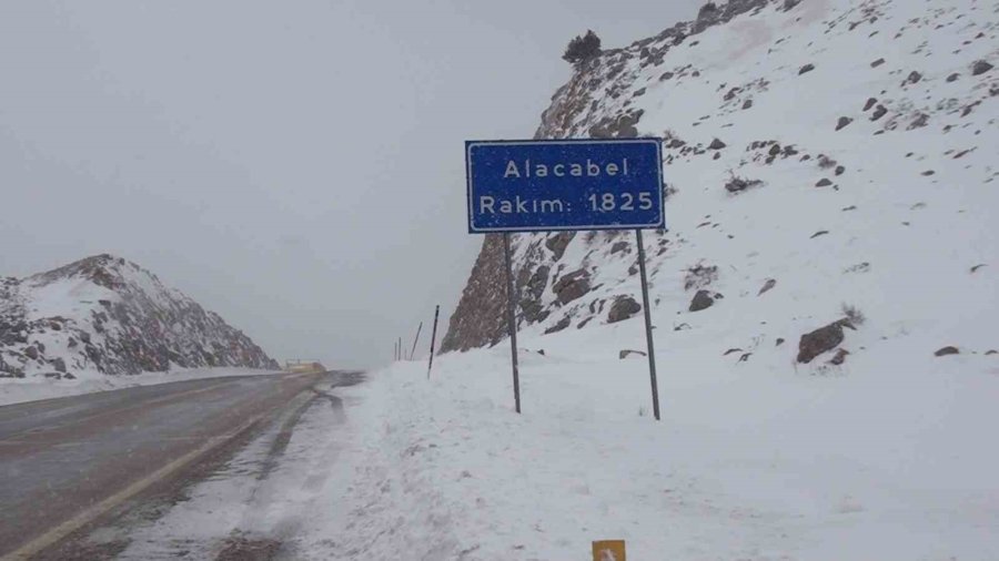 Antalya - Konya Karayolunda Kar Yağışı Etkili Oldu