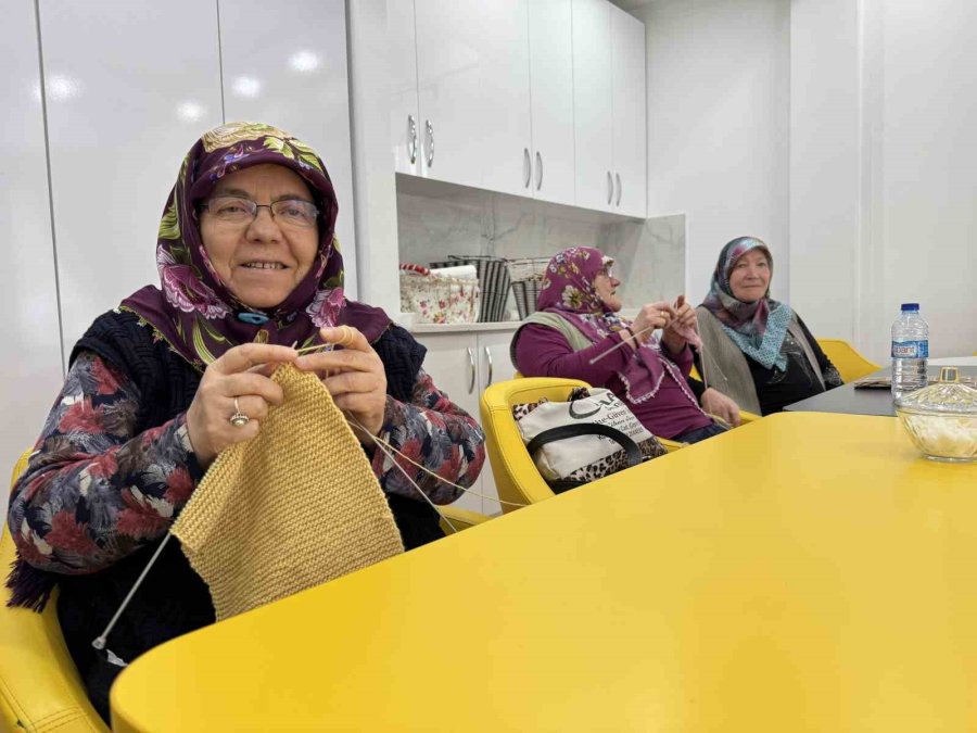 Büyükşehir’in Yaşlı Yaşam Ve Dayanışma Merkezi, Ulu Çınarların İkinci Baharı Oluyor