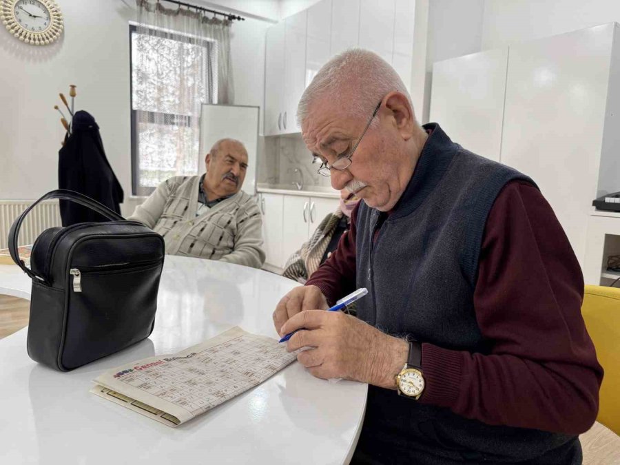 Büyükşehir’in Yaşlı Yaşam Ve Dayanışma Merkezi, Ulu Çınarların İkinci Baharı Oluyor