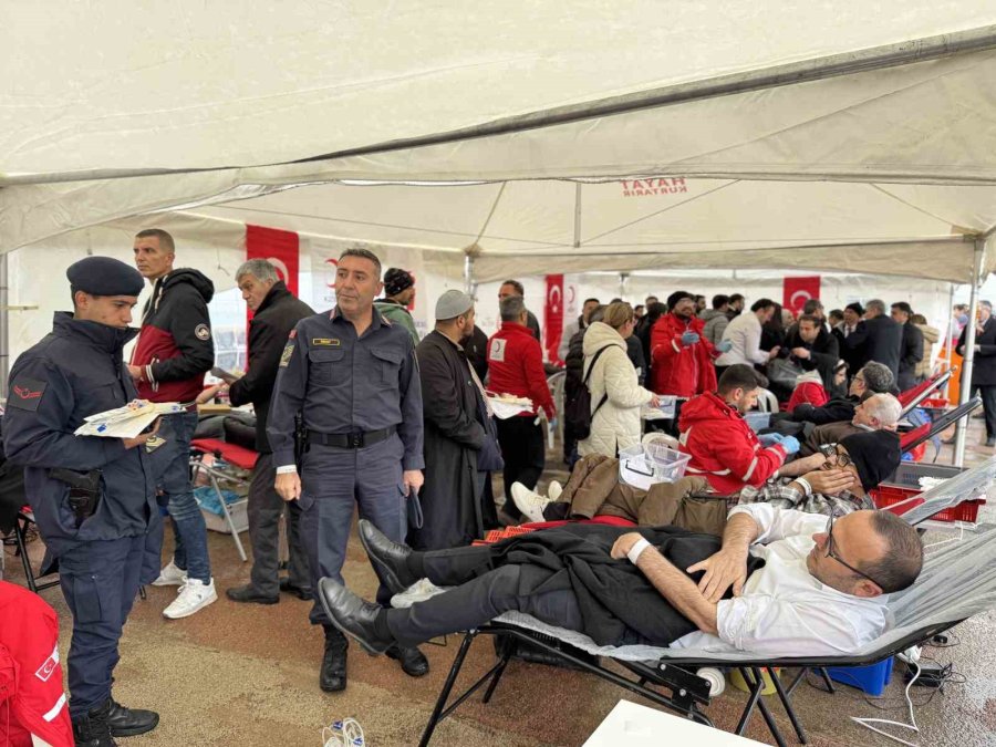 Türk Kızılay, Mersin’de Kan Bağışı Kampanyası Düzenledi