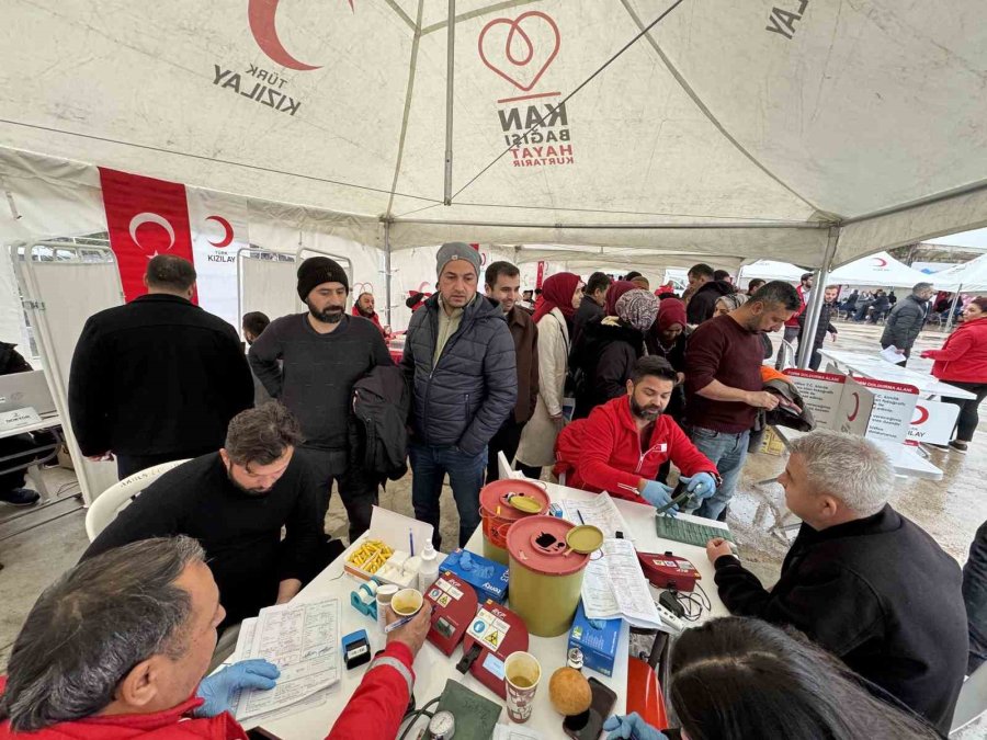 Türk Kızılay, Mersin’de Kan Bağışı Kampanyası Düzenledi