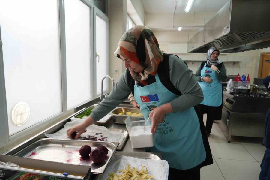 Mutfakta Çöpe Giden Ürünler Sağlıklı Yiyecek Ve İçeceğe Dönüşüyor