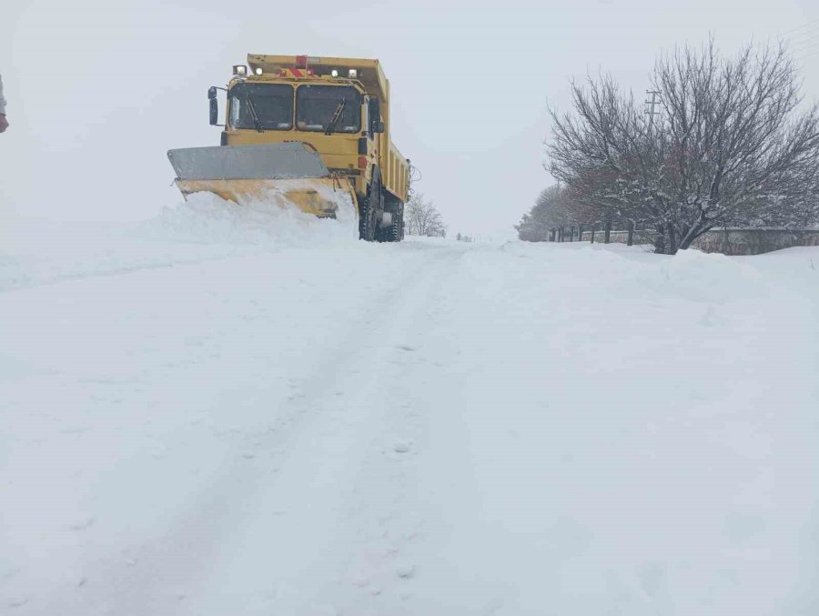 Kayseri Büyükşehir, Kırsaldaki 47 Mahalle Yolunu Daha Ulaşıma Açtı