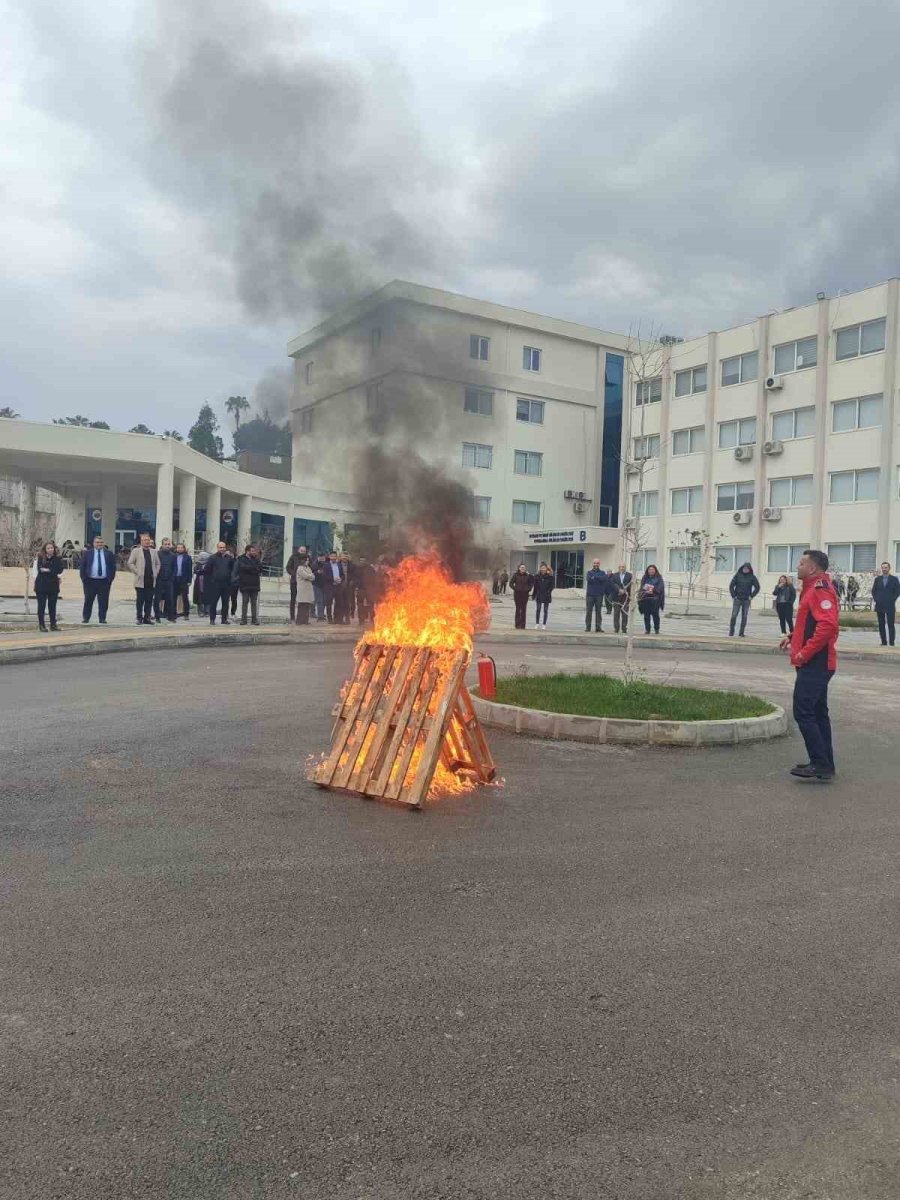 Tarsus’ta Üniversitede Yangın Eğitimi