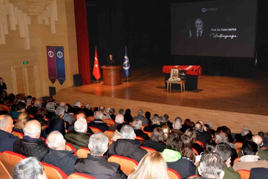 Prof. Dr. Fethi Heper Anma Töreni İle Son Yolculuğuna Uğurlandı