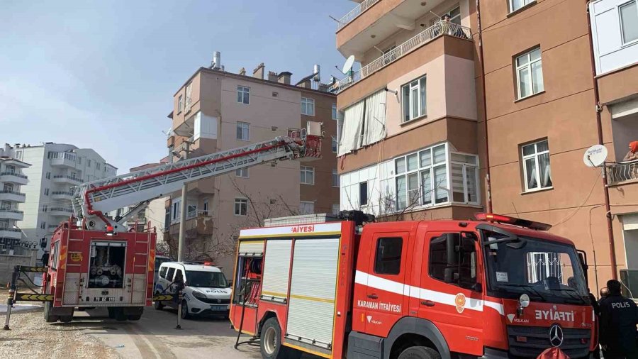 Karaman’da Çıkan Yangın Nedeniyle Balkonda Mahsur Kalan 2 Kişiyi İtfaiye Kurtardı