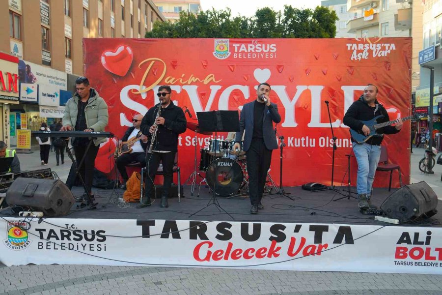 Tarsus’ta ’sevgililer Günü’ Kutlandı