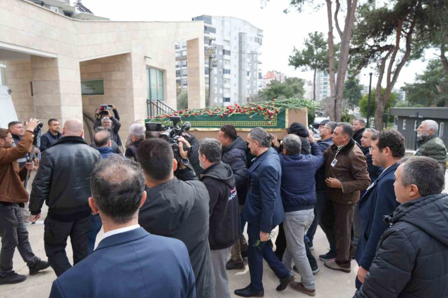 Kahtalı Mıçe’nin Cenazesi Antalya’dan Dualarla Uğurlandı