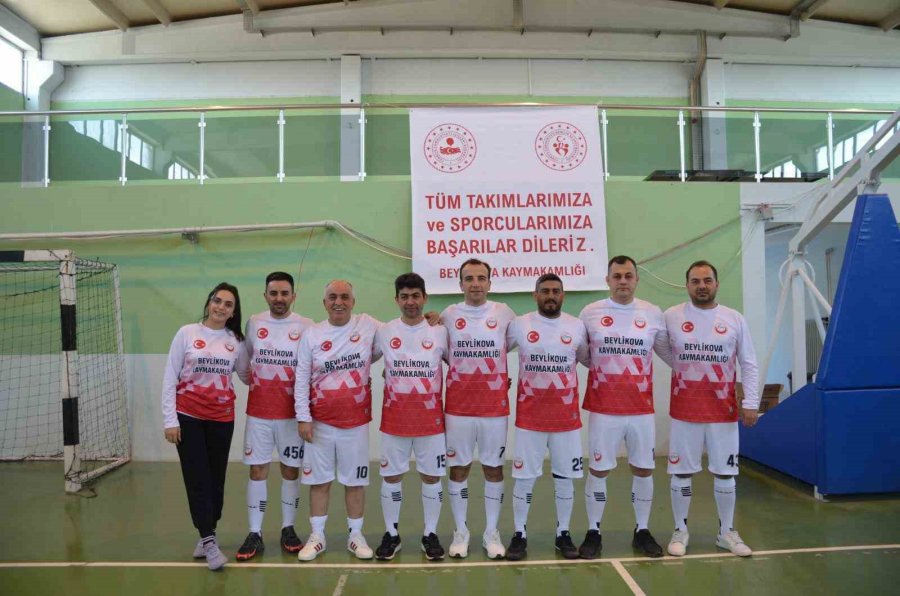 Beylikova Kaymakamlığı Kurumlar Arası Voleybol Turnuvası Başladı