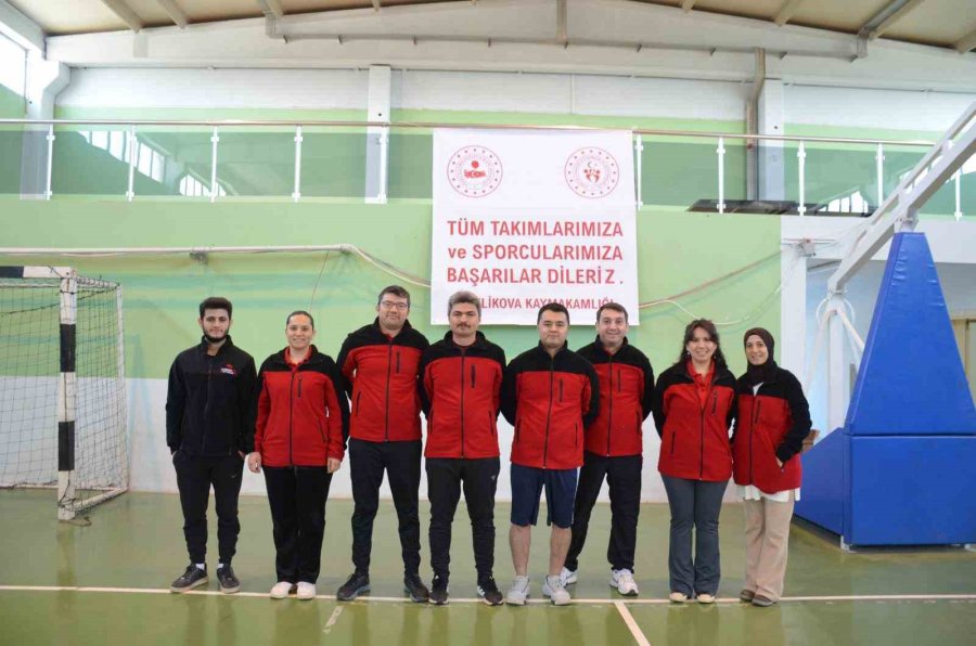 Beylikova Kaymakamlığı Kurumlar Arası Voleybol Turnuvası Başladı