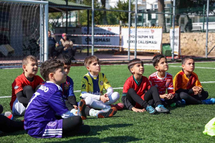 Büyükşehir’in Futbol Akademisi’nde Bin 600 Çocuk Eğitim Aldı