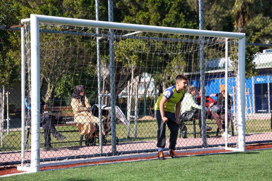 Büyükşehir’in Futbol Akademisi’nde Bin 600 Çocuk Eğitim Aldı