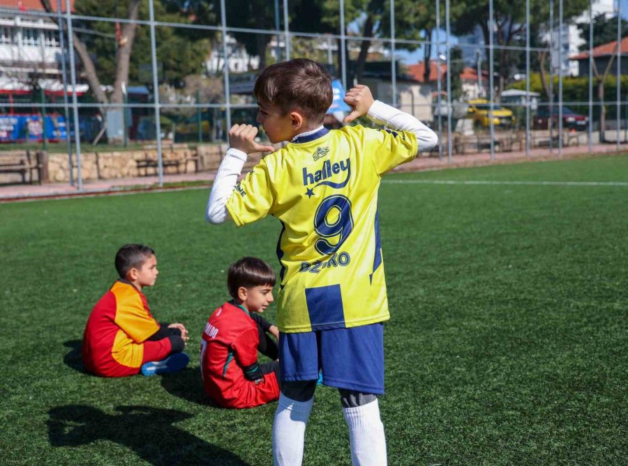 Büyükşehir’in Futbol Akademisi’nde Bin 600 Çocuk Eğitim Aldı