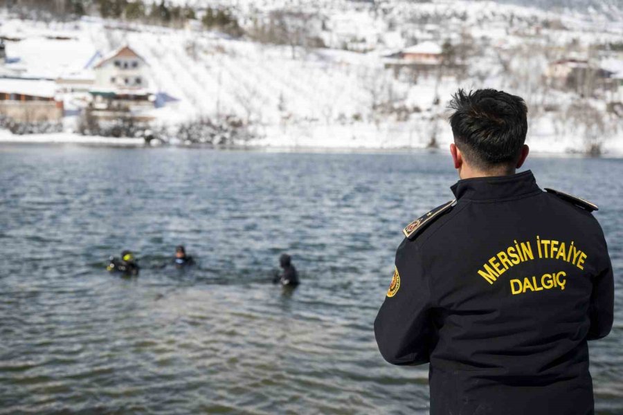 Mersin İtfaiyesinden Kar Üstünde Nefes Kesen Tatbikat