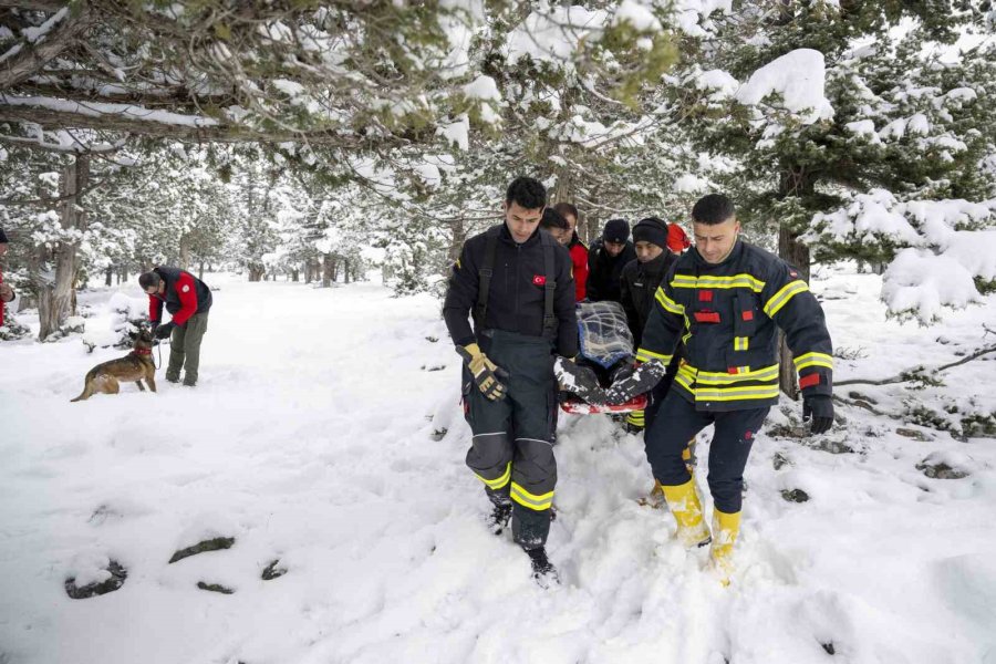 Mersin İtfaiyesinden Kar Üstünde Nefes Kesen Tatbikat