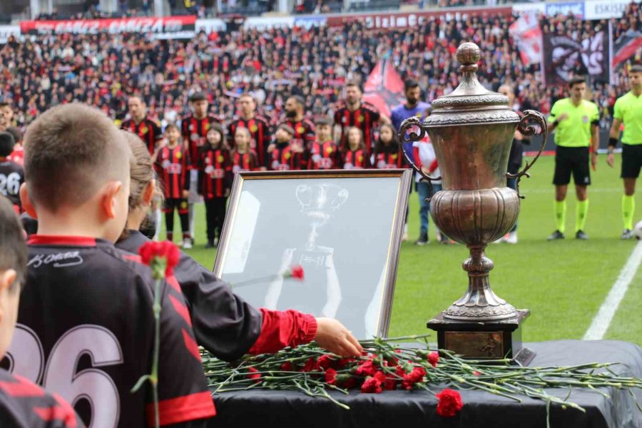 Eskişehirspor 3 Puanı 4 Golle Kazandı