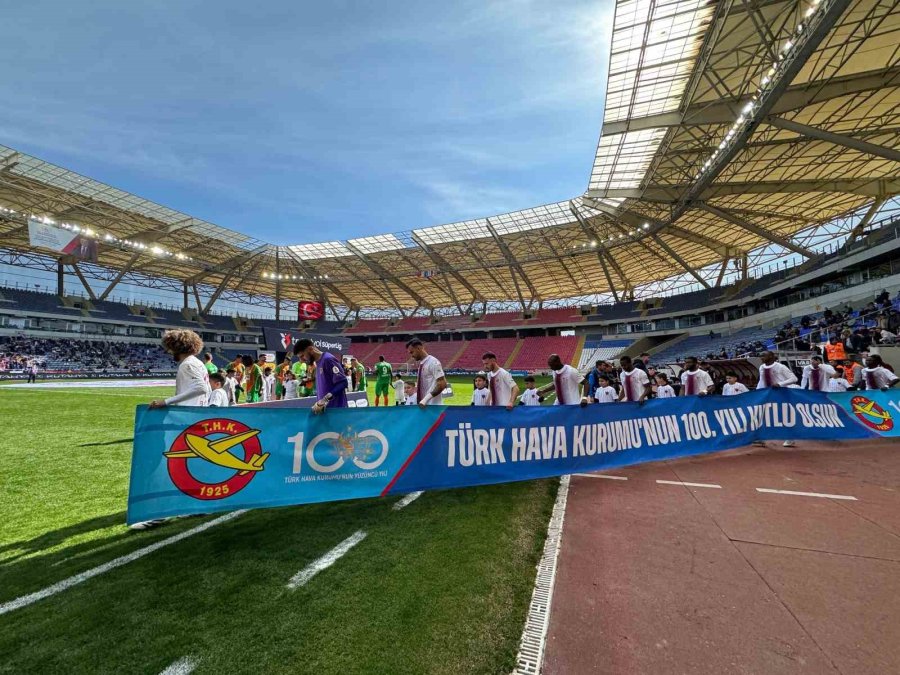 Trendyol Süper Lig: Atakaş Hatayspor: 0 - Corendon Alanyaspor: 0 (ilk Yarı)