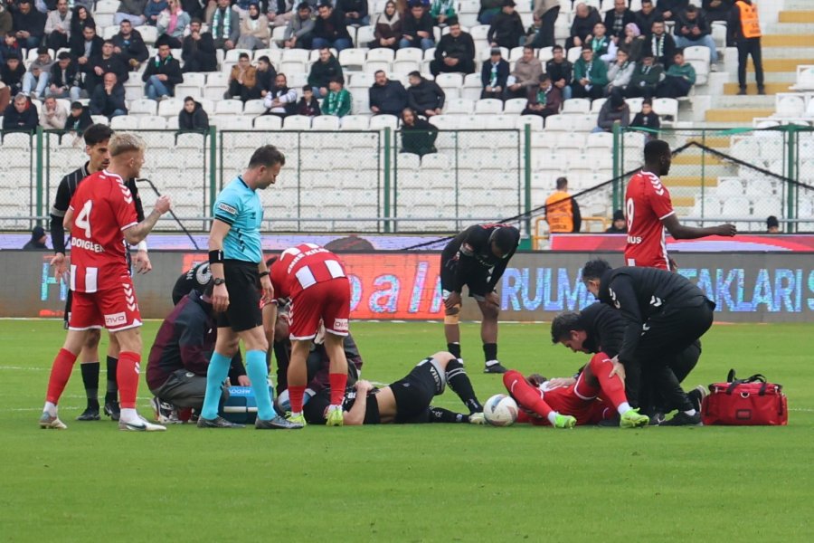 Trendyol Süper Lig: Konyaspor: 1 - Samsunspor: 0 (ilk Yarı)