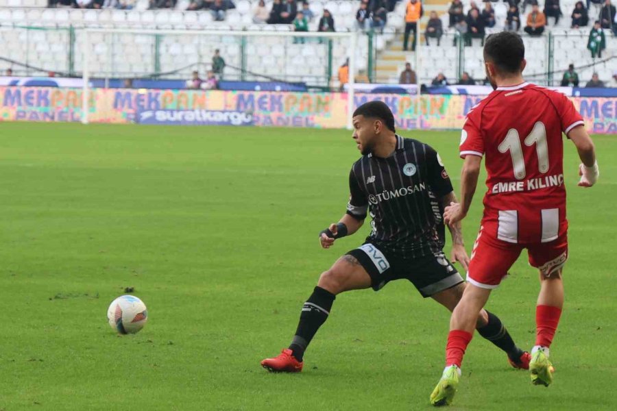 Trendyol Süper Lig: Konyaspor: 1 - Samsunspor: 0 (ilk Yarı)